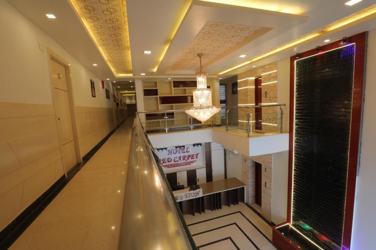 Hotel Sahib'S Red Carpet - Family & Corporate Hotel Chain Агра Экстерьер фото